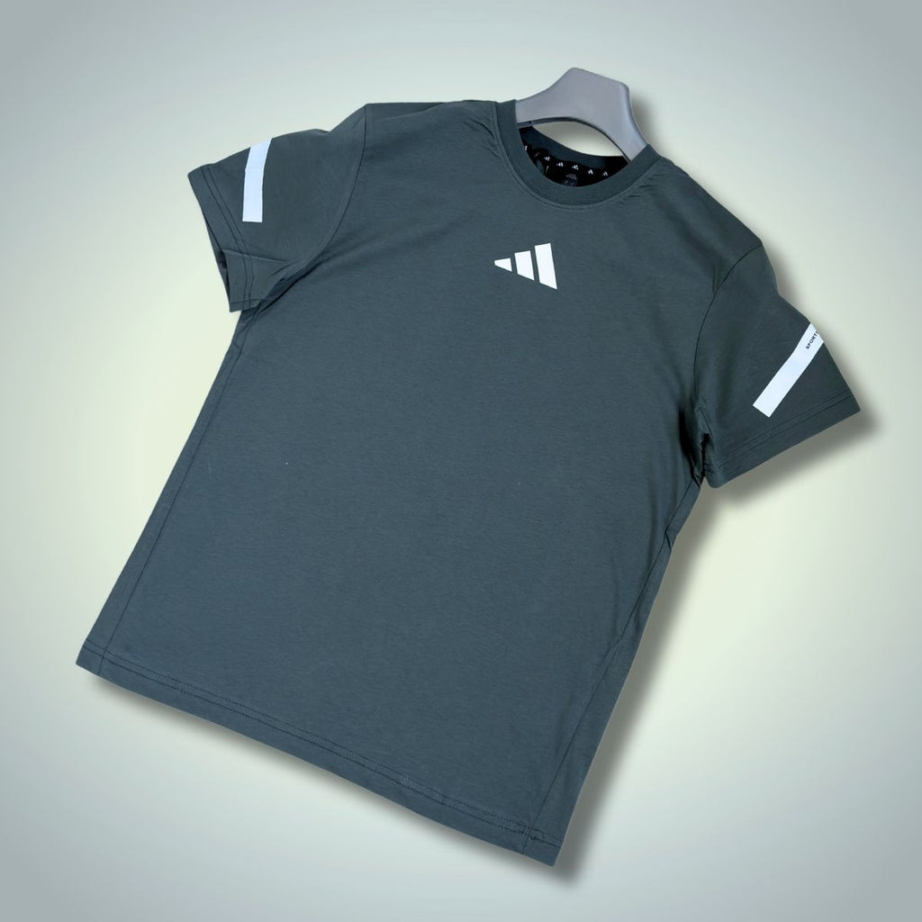 Adidas muška majica, kaduljasto zelena. Model 2025. Vrhunska kvaliteta
