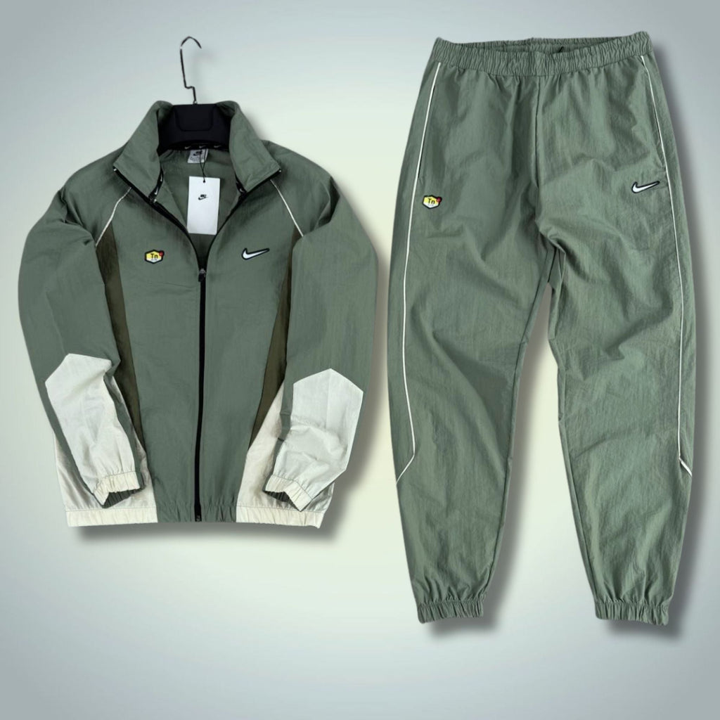 Nike TN Muški Tkanini Sportski Set. Maslinasto Zeleni
