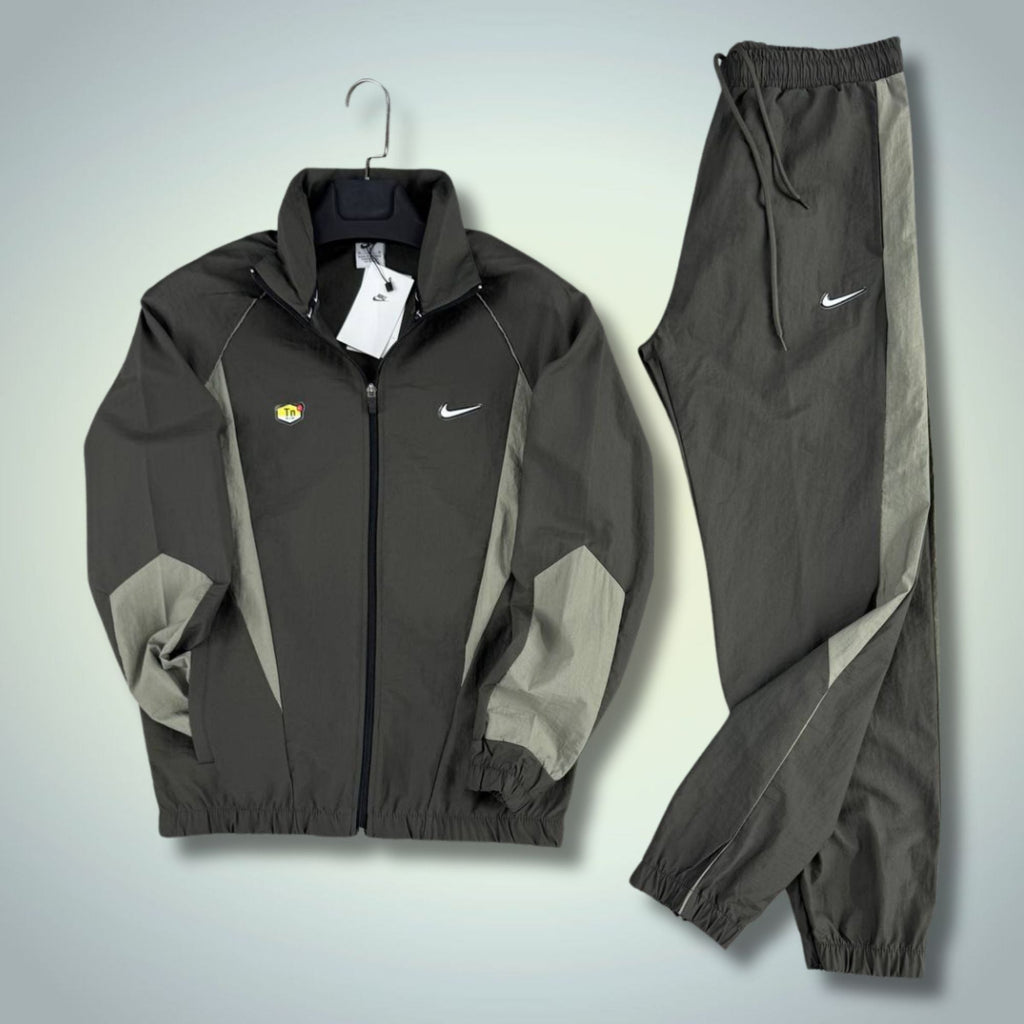 Nike TN muški vodootporni trenirka, tamnozelena- maslinasto zelena. Premium