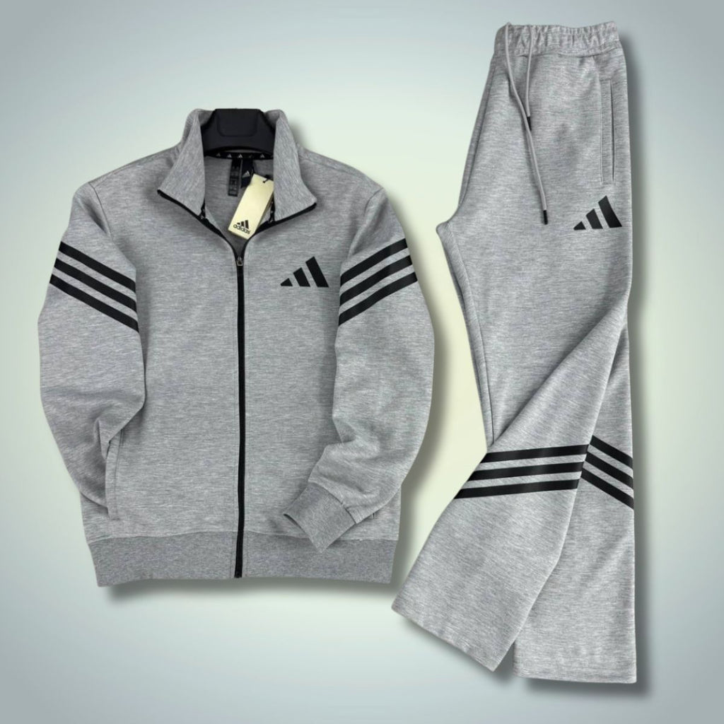 Adidas muška trenirka 2025, vertikalne pruge, klasična siva. Premium kvaliteta