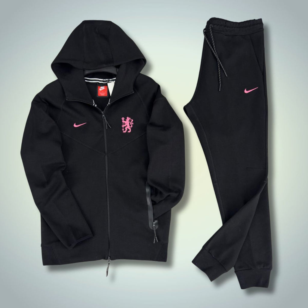 Nike Liverpool Tech Fleece muška trenirka, crna. Model 2024. Vrhunska kvaliteta