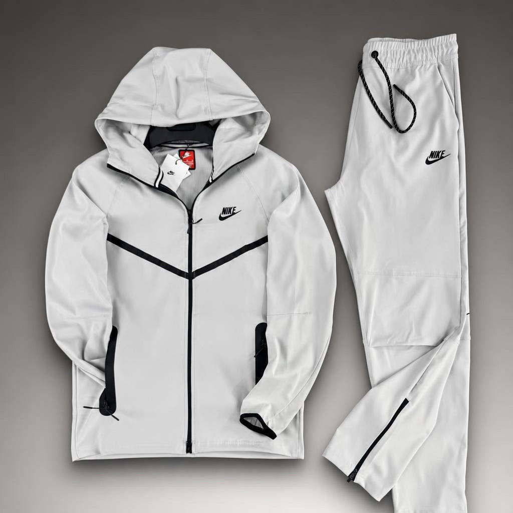 Nike Wooven Tech Fleece siva muška trenirka. Vrhunska kvaliteta