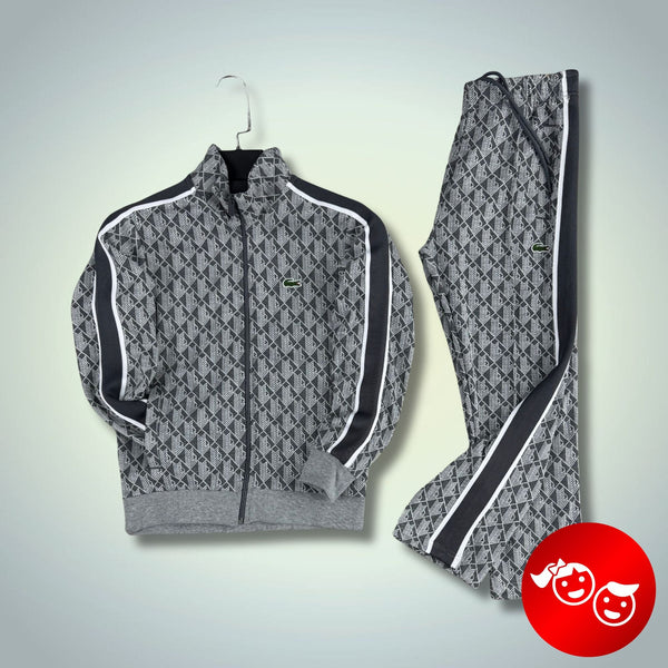 Lacoste dječja trenirka, Jacquard Monogram, grafitna. Model 2025. Vrhunska kvaliteta