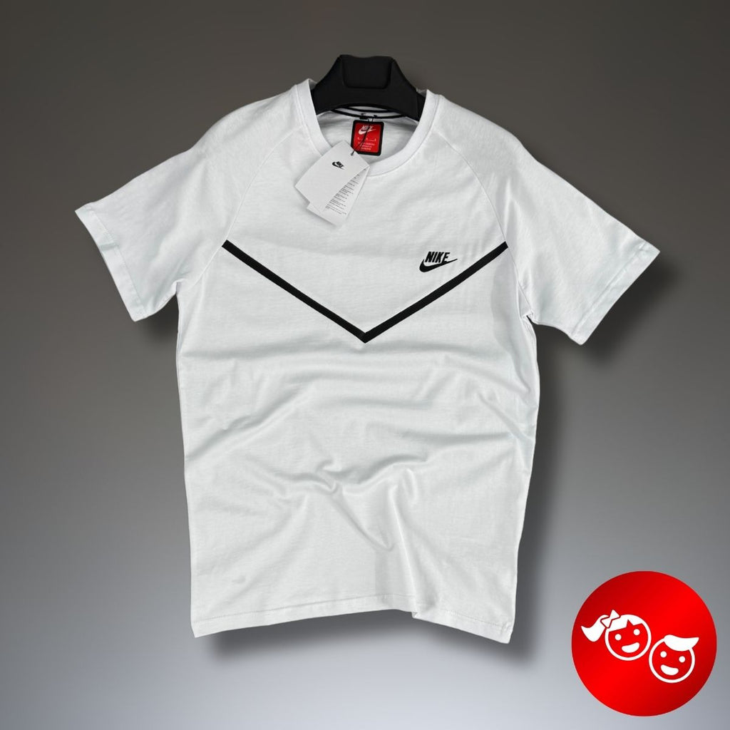 Dječja majica Nike Tech Fleece, prljavobijela. Model 2024. Vrhunska kvaliteta