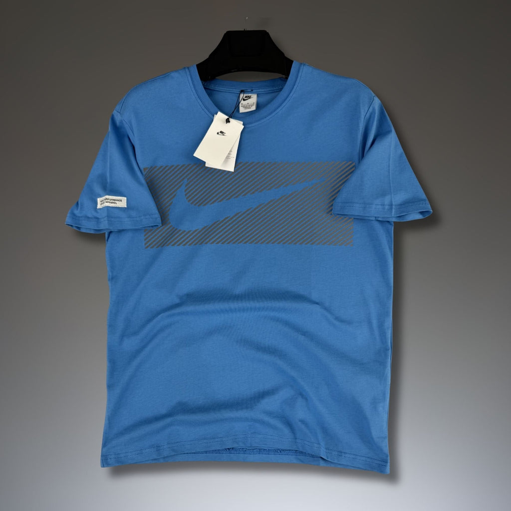 Muška plava Nike Performance majica. Premium kvaliteta
