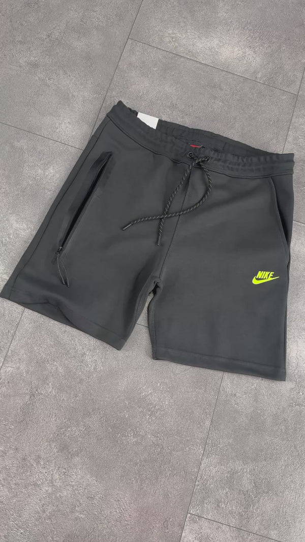 Nike Tech Fleece muške kratke hlače, grafitne, neonsko zeleni logo. Model 2024. Vrhunska kvaliteta