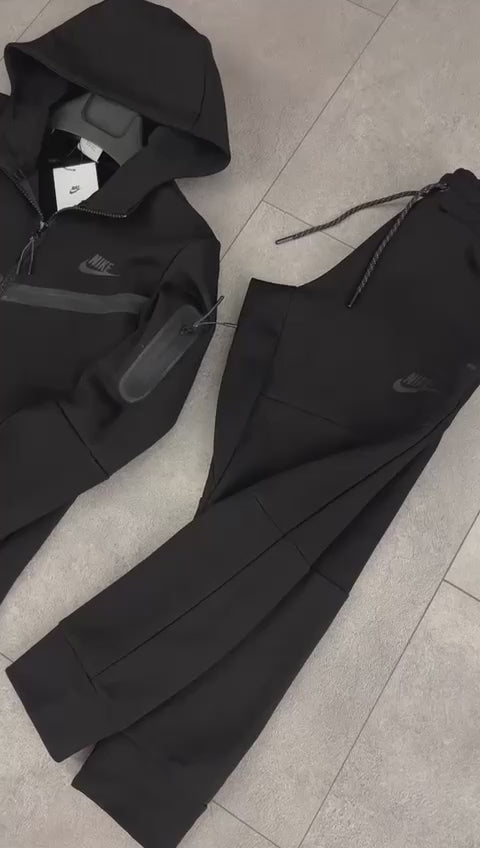 Dječja trenirka Nike Tech Fleece, crna. Vrhunska kvaliteta