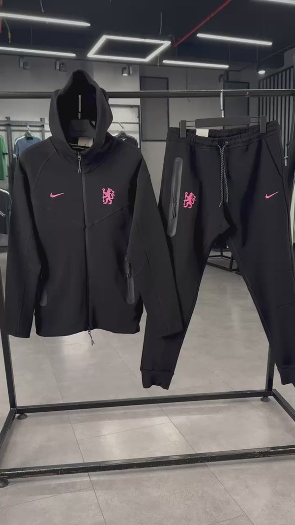 Nike Liverpool Tech Fleece muška trenirka, crna. Model 2024. Vrhunska kvaliteta