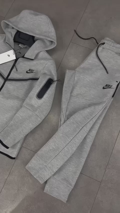 Nike Tech Fleece dječja trenirka, klasična siva. Vrhunska kvaliteta