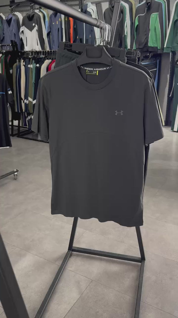 Under Armour muški set s kratkim hlačama, maslinasto zelene boje. Vrhunska kvaliteta